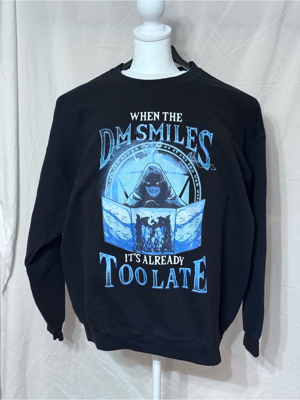 LAST CALL: Black graphic sweatshirt D&D DM